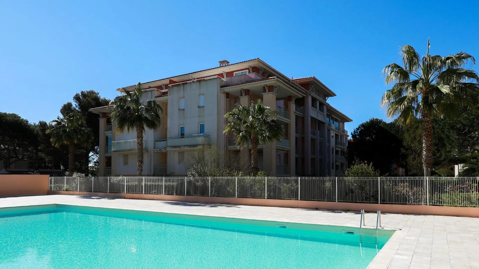 Apartment Les Calanques Du Parc-6 By Interhome Saint Aygulf Frankrig