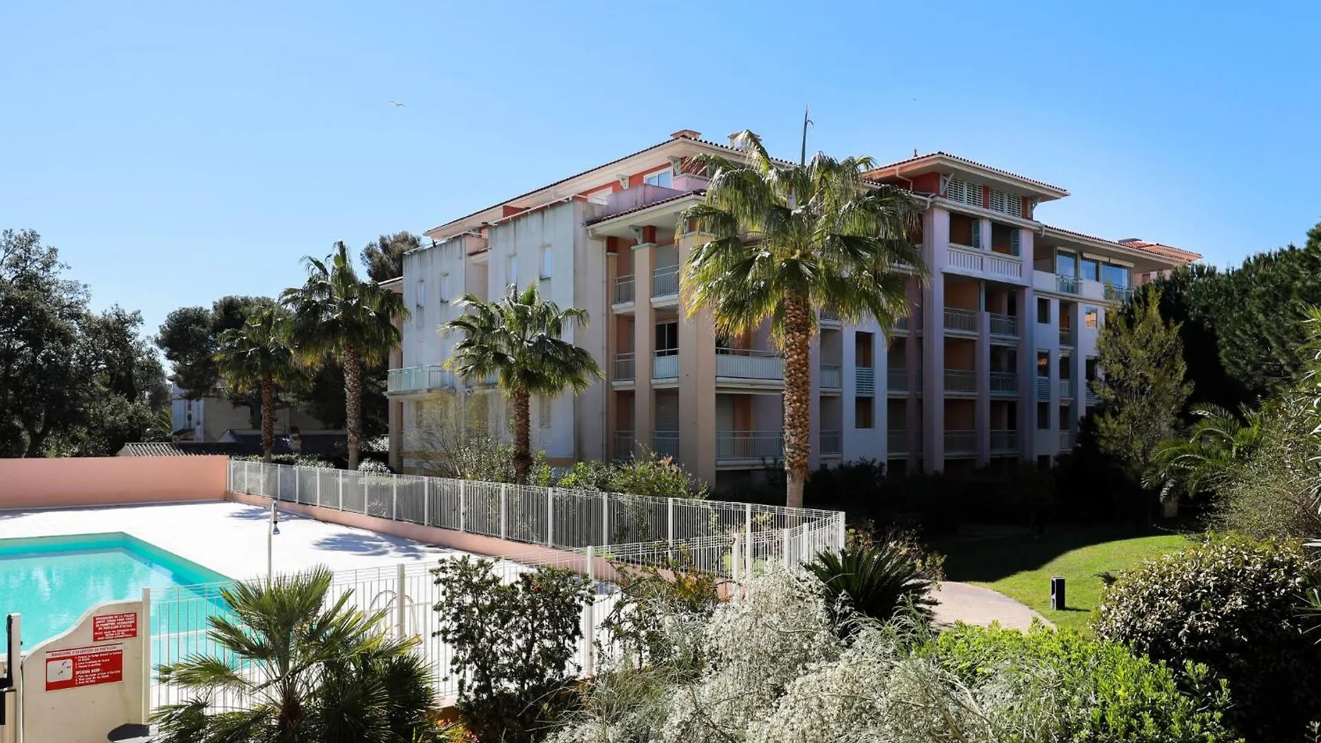 Apartment Les Calanques Du Parc-6 By Interhome Saint Aygulf France